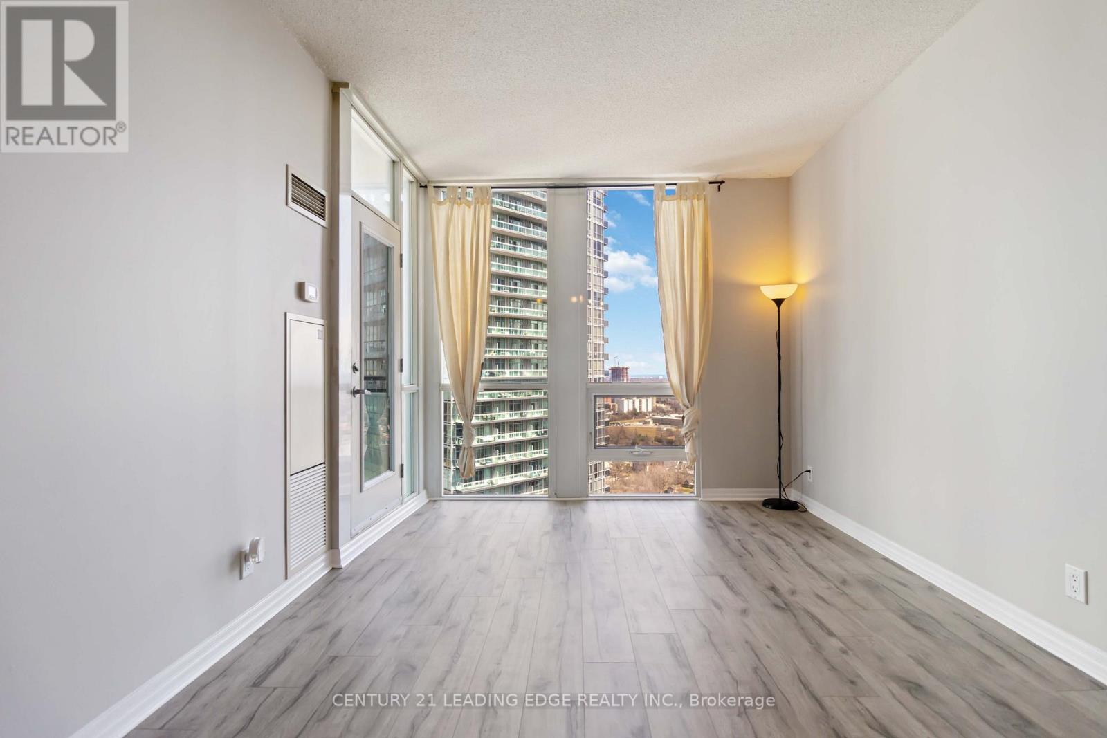 2205 - 3939 Duke Of York Boulevard, Mississauga, Ontario  L5B 4N2 - Photo 6 - W13526046
