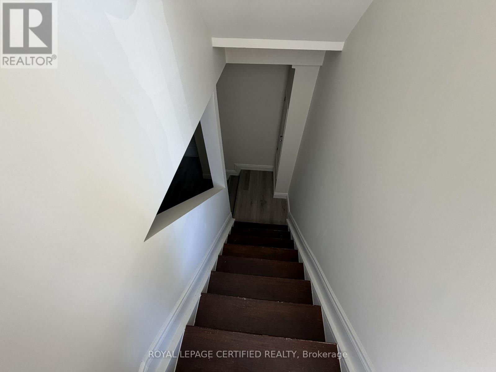 BSMT - 61 EAGLEGLEN WAY