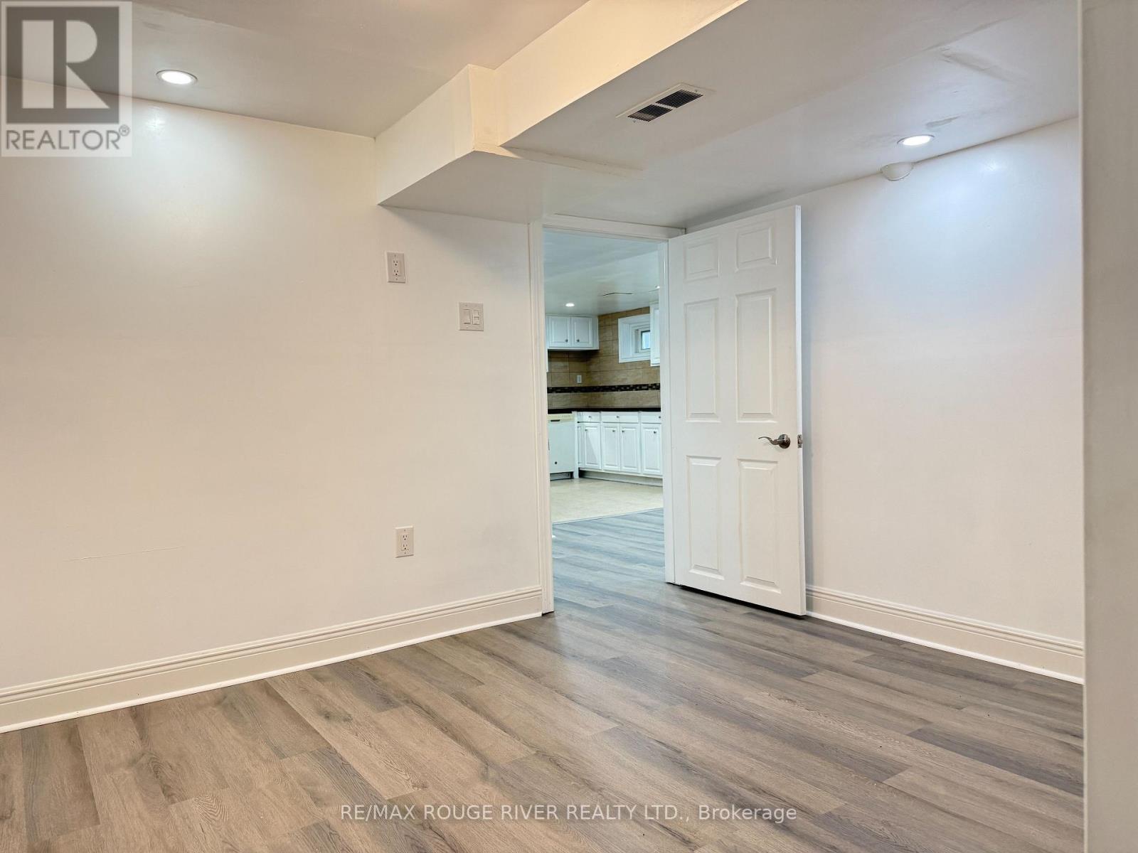 Basement - 283 East 45th Street, Hamilton, Ontario  L8T 3K7 - Photo 10 - X13525808