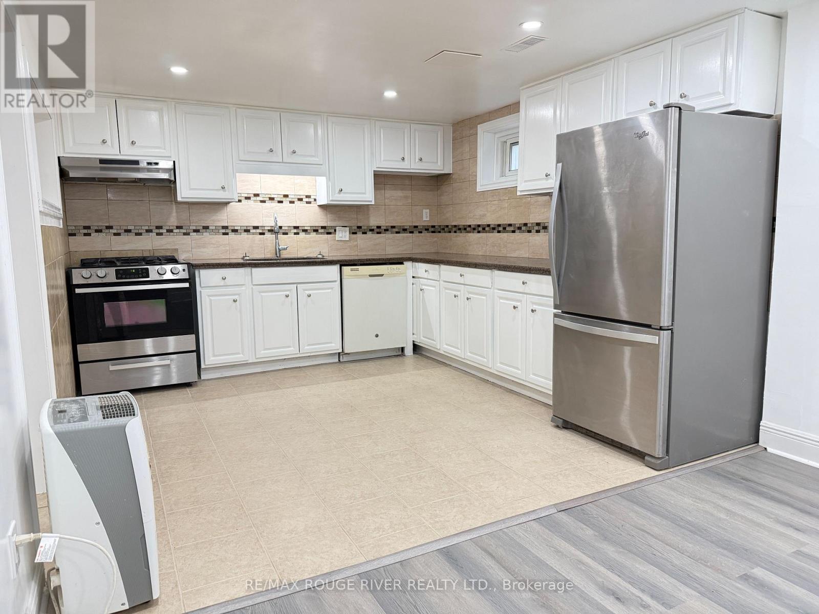 Basement - 283 East 45th Street, Hamilton, Ontario  L8T 3K7 - Photo 4 - X13525808