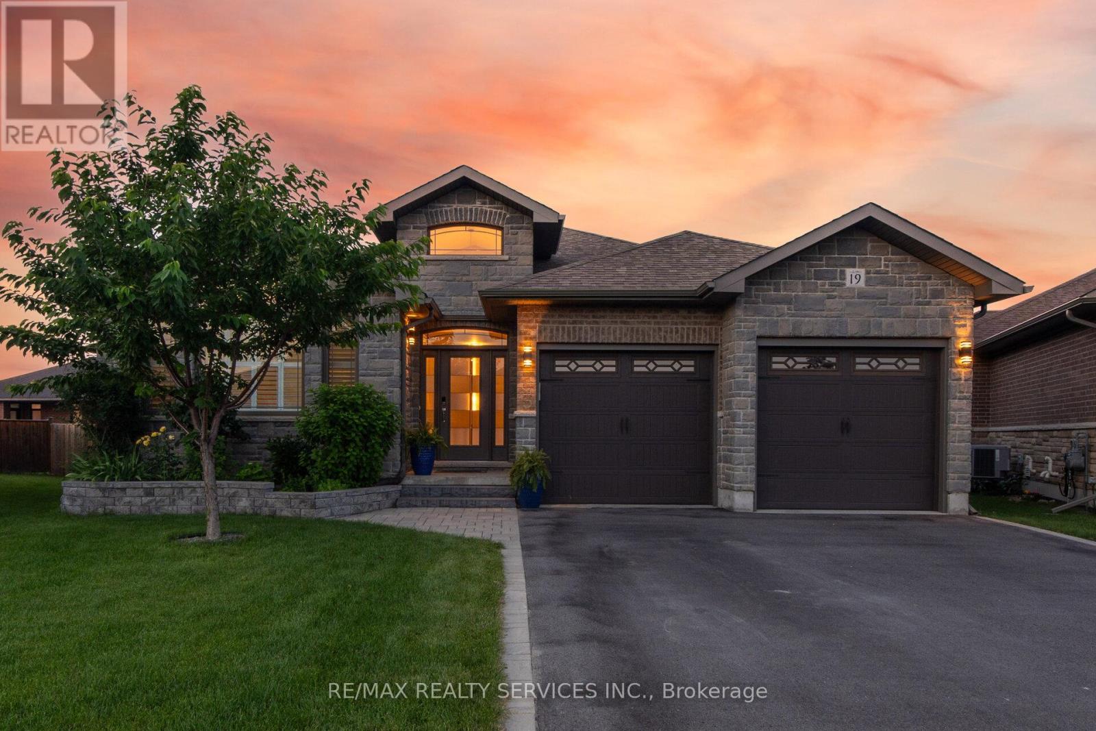 19 CHARLESTON COURT, Belleville, Ontario