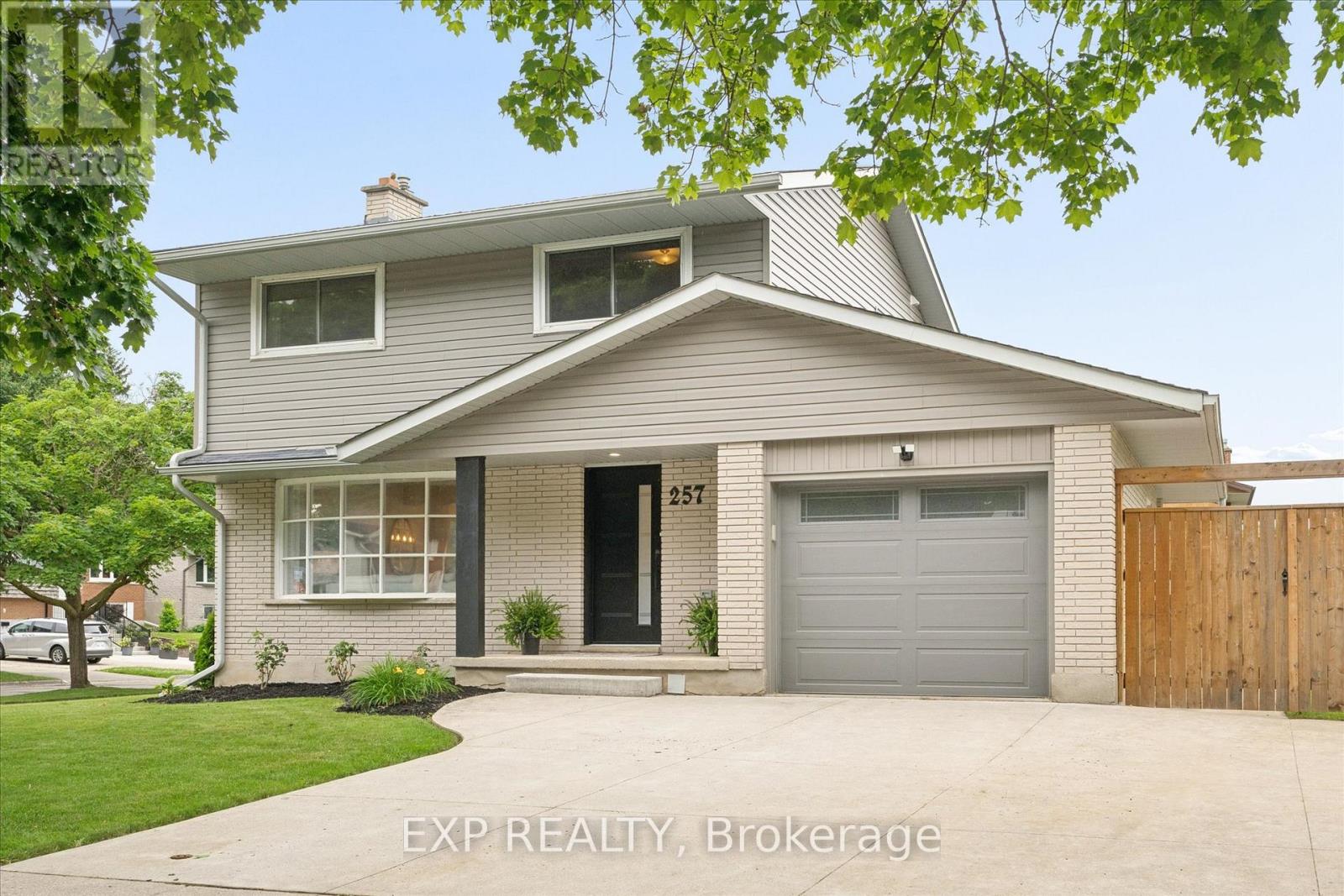 257 LAURENTIAN DRIVE, Kitchener, Ontario