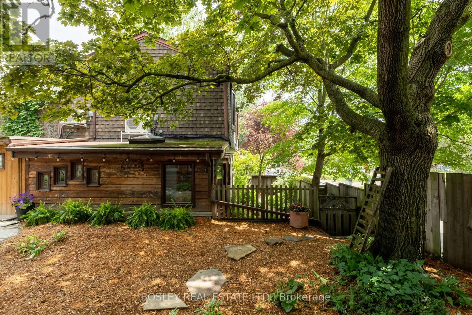 2 Roseneath Gardens, Toronto, Ontario  M6C 3X6 - Photo 47 - C13455376