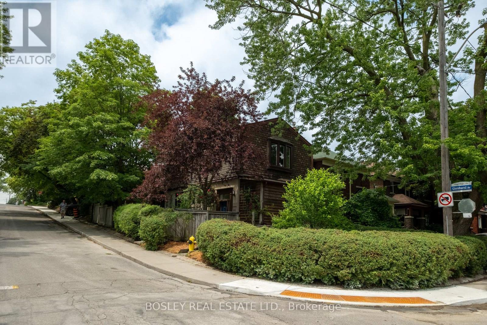 2 Roseneath Gardens, Toronto, Ontario  M6C 3X6 - Photo 48 - C13455376