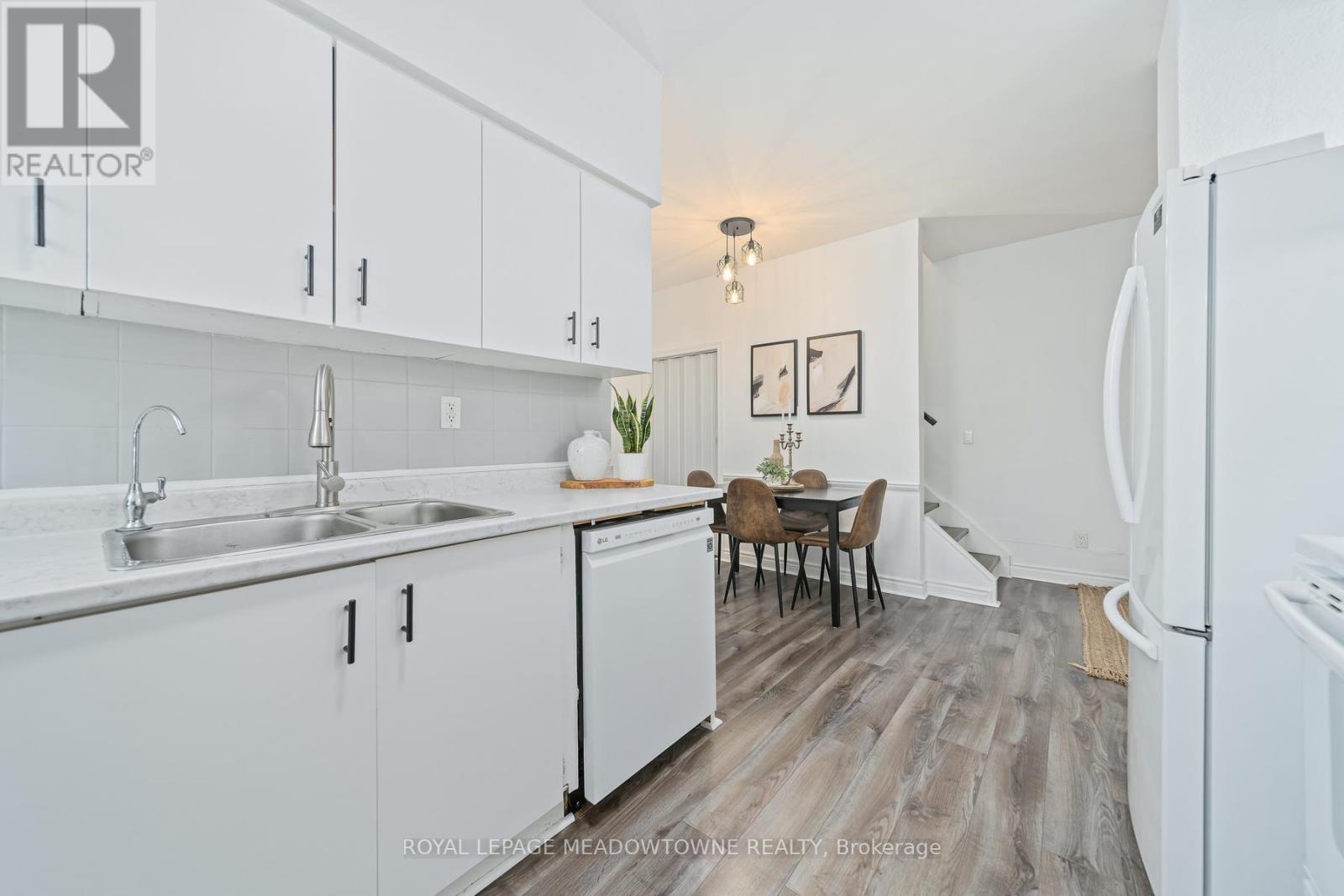 58 Young Street, Halton Hills, Ontario  L7J 2G6 - Photo 14 - W13493218