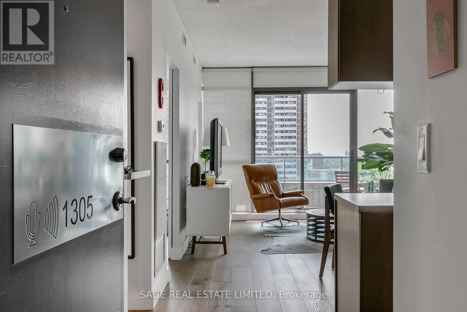 1305 - 285 Mutual Street, Toronto, Ontario  M4Y 3C5 - Photo 2 - C13526084
