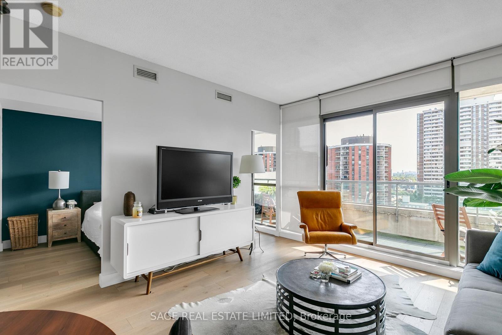 1305 - 285 Mutual Street, Toronto, Ontario  M4Y 3C5 - Photo 5 - C13526084