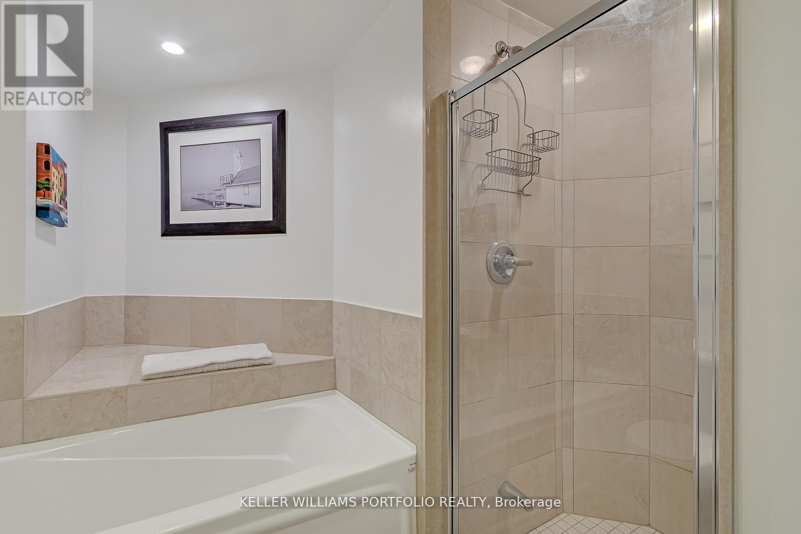 405 - 218 Queens Quay W, Toronto, Ontario  M5J 2Y6 - Photo 4 - C13526108