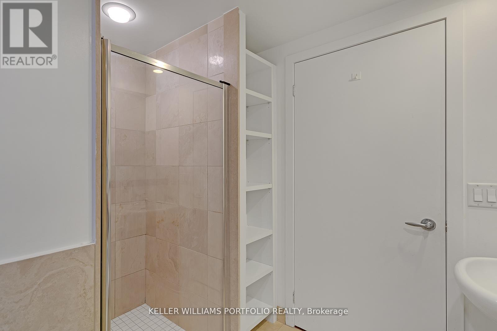 405 - 218 Queens Quay W, Toronto, Ontario  M5J 2Y6 - Photo 5 - C13526108