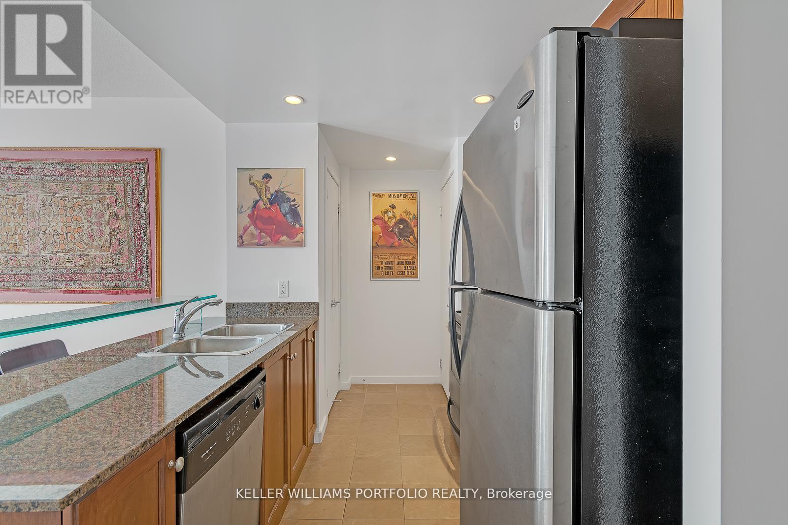 405 - 218 Queens Quay W, Toronto, Ontario  M5J 2Y6 - Photo 8 - C13526108