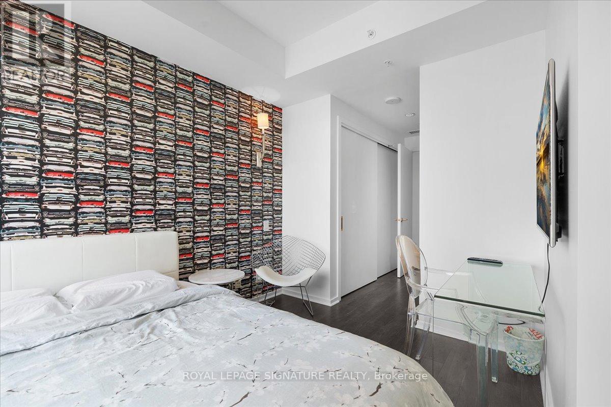 2105 - 180 University Avenue, Toronto, Ontario  M5H 0A2 - Photo 17 - C13526152