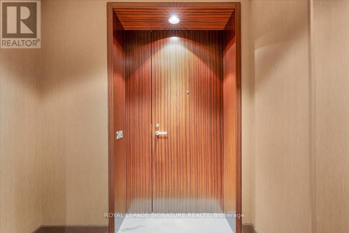 2105 - 180 University Avenue, Toronto, Ontario  M5H 0A2 - Photo 2 - C13526152