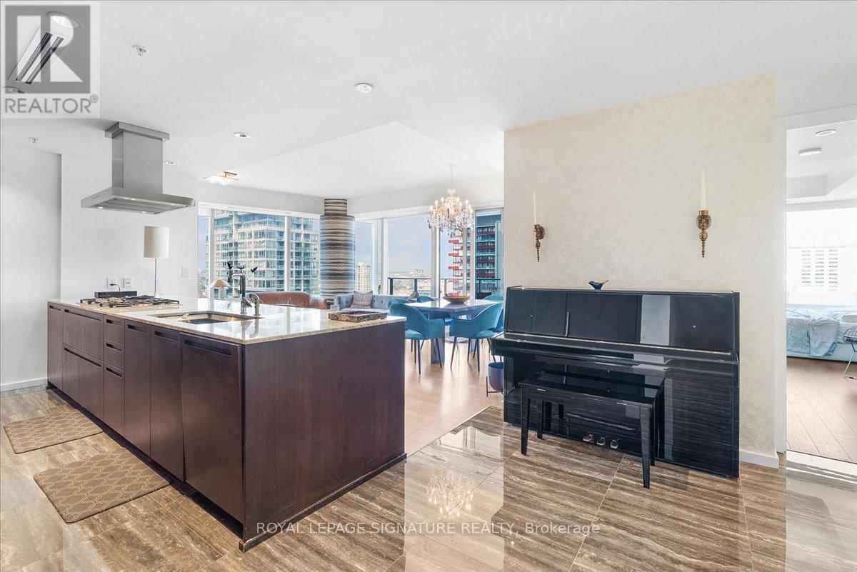 2105 - 180 University Avenue, Toronto, Ontario  M5H 0A2 - Photo 5 - C13526152