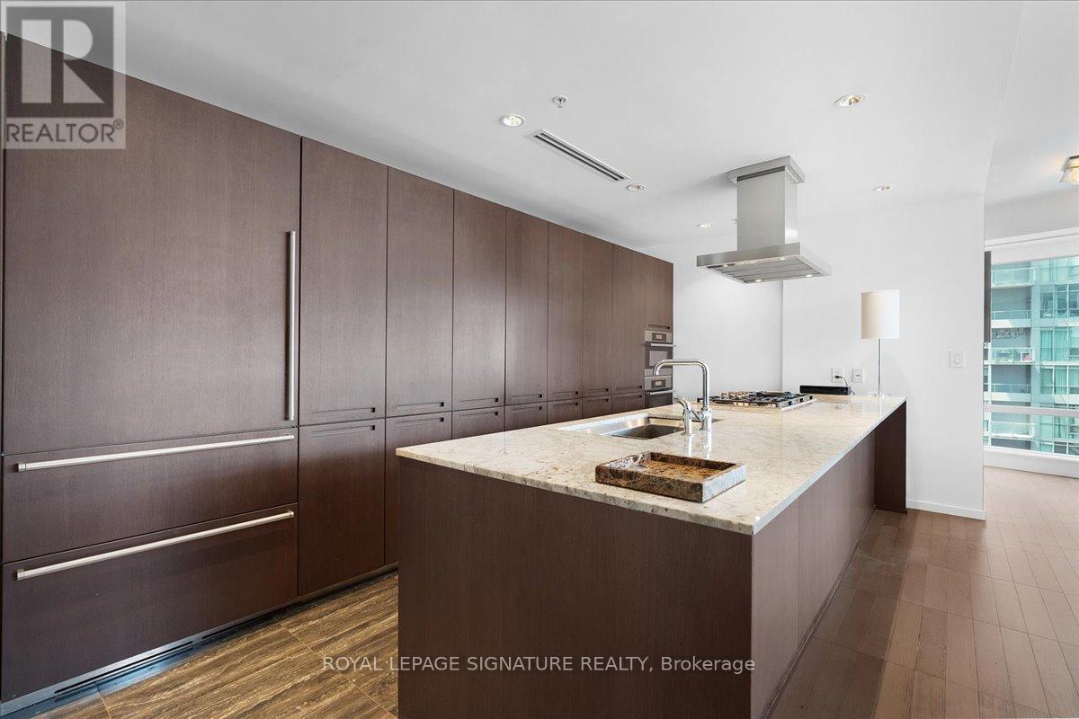 2105 - 180 University Avenue, Toronto, Ontario  M5H 0A2 - Photo 7 - C13526152