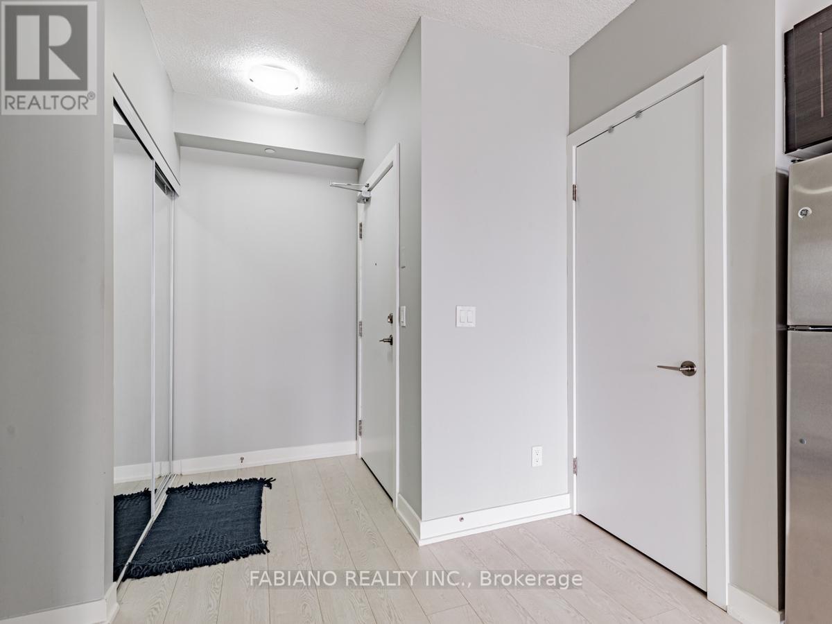 2313 - 20 Bruyeres Mews, Toronto, Ontario  M5V 0G8 - Photo 5 - C13526238