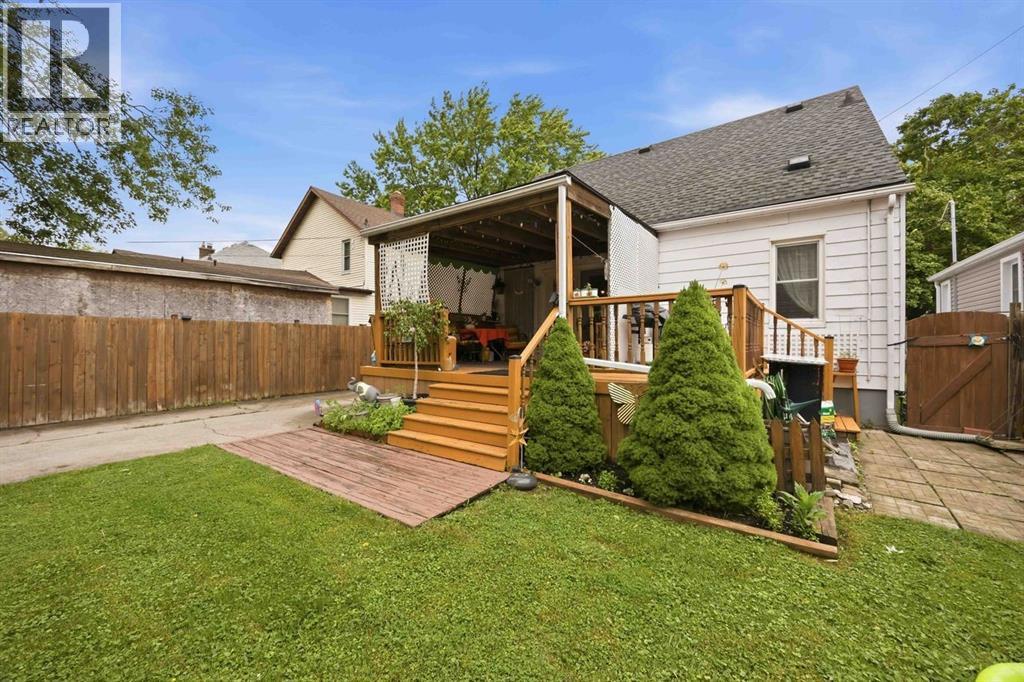 267 Ross Avenue, Sarnia, Ontario  N7T 1K1 - Photo 2 - 26015551