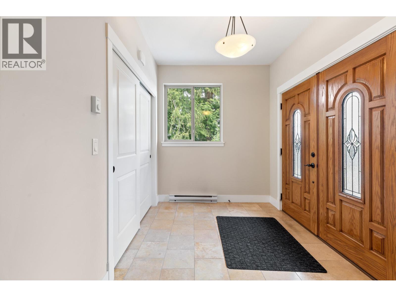 5781 Genni's Way, Sechelt, British Columbia  V7Z 0N8 - Photo 4 - R3142845