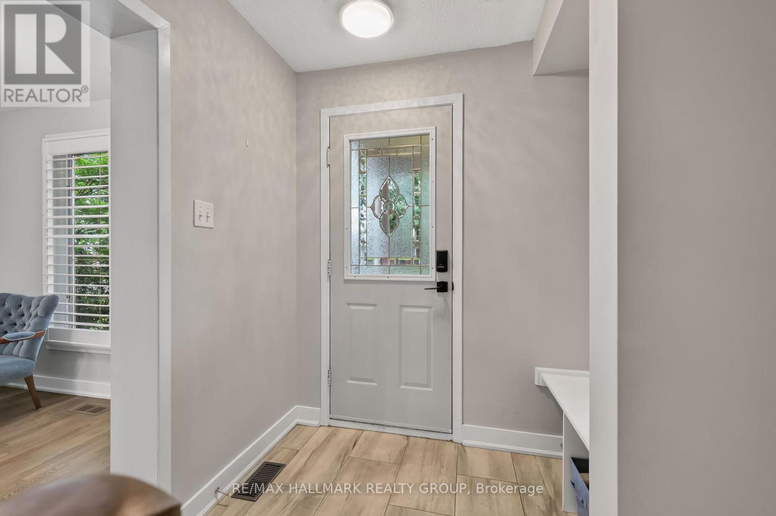 1084 St Germain Crescent, Ottawa, Ontario  K1C 2L8 - Photo 3 - X13526066