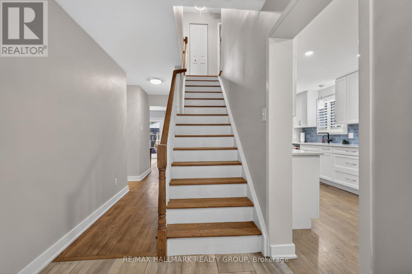 1084 St Germain Crescent, Ottawa, Ontario  K1C 2L8 - Photo 4 - X13526066