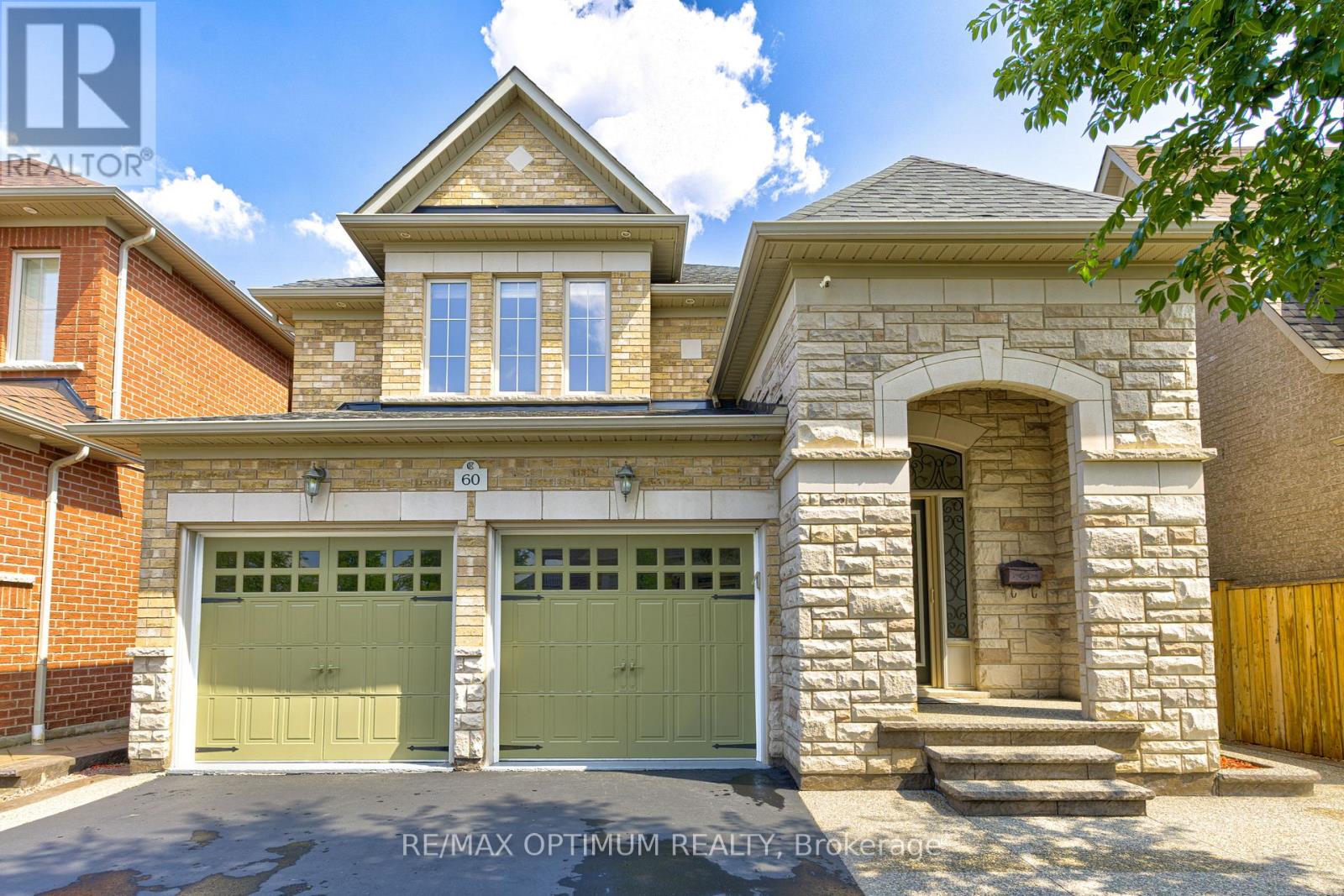 60 Impulse Circle, Brampton, Ontario  L6X 0X9 - Photo 2 - W13526138
