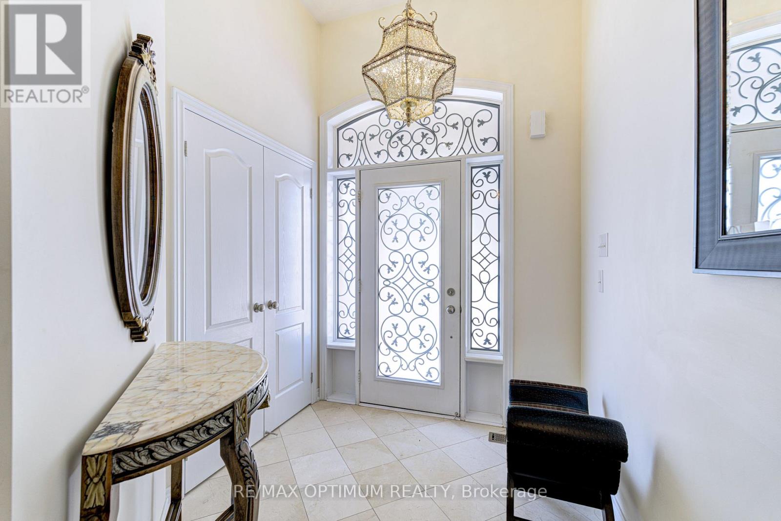 60 Impulse Circle, Brampton, Ontario  L6X 0X9 - Photo 5 - W13526138