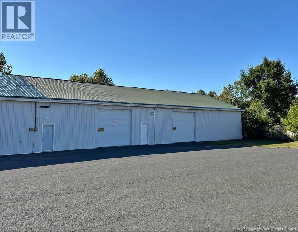 1095 Bridge Street, Bathurst, New Brunswick  E2A 1W9 - Photo 4 - NB143388