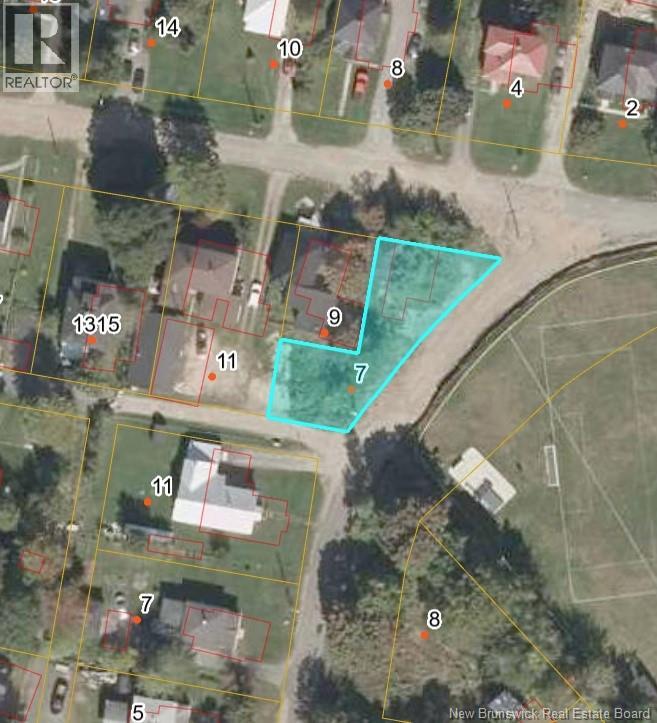 7 Elm Street, Mcadam, New Brunswick E6J 1G2 - Photo 1 - NB143268
