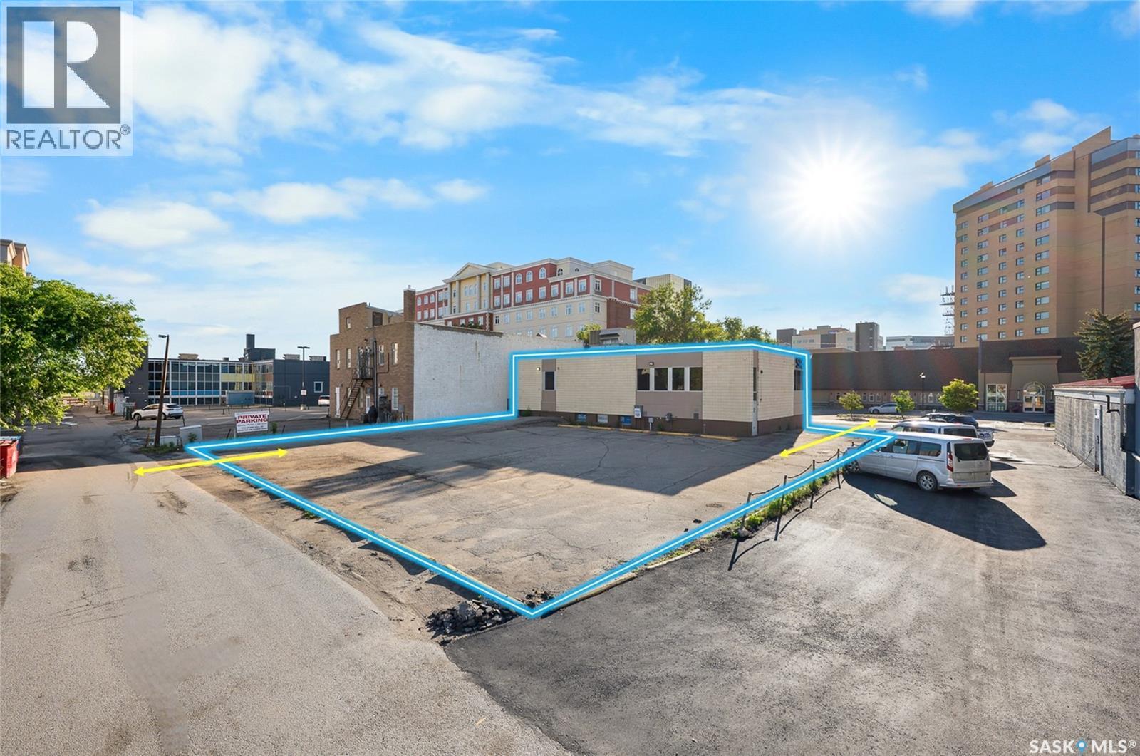 1854 Mcintyre Street, Regina, Saskatchewan  S4P 2P9 - Photo 4 - SK041537