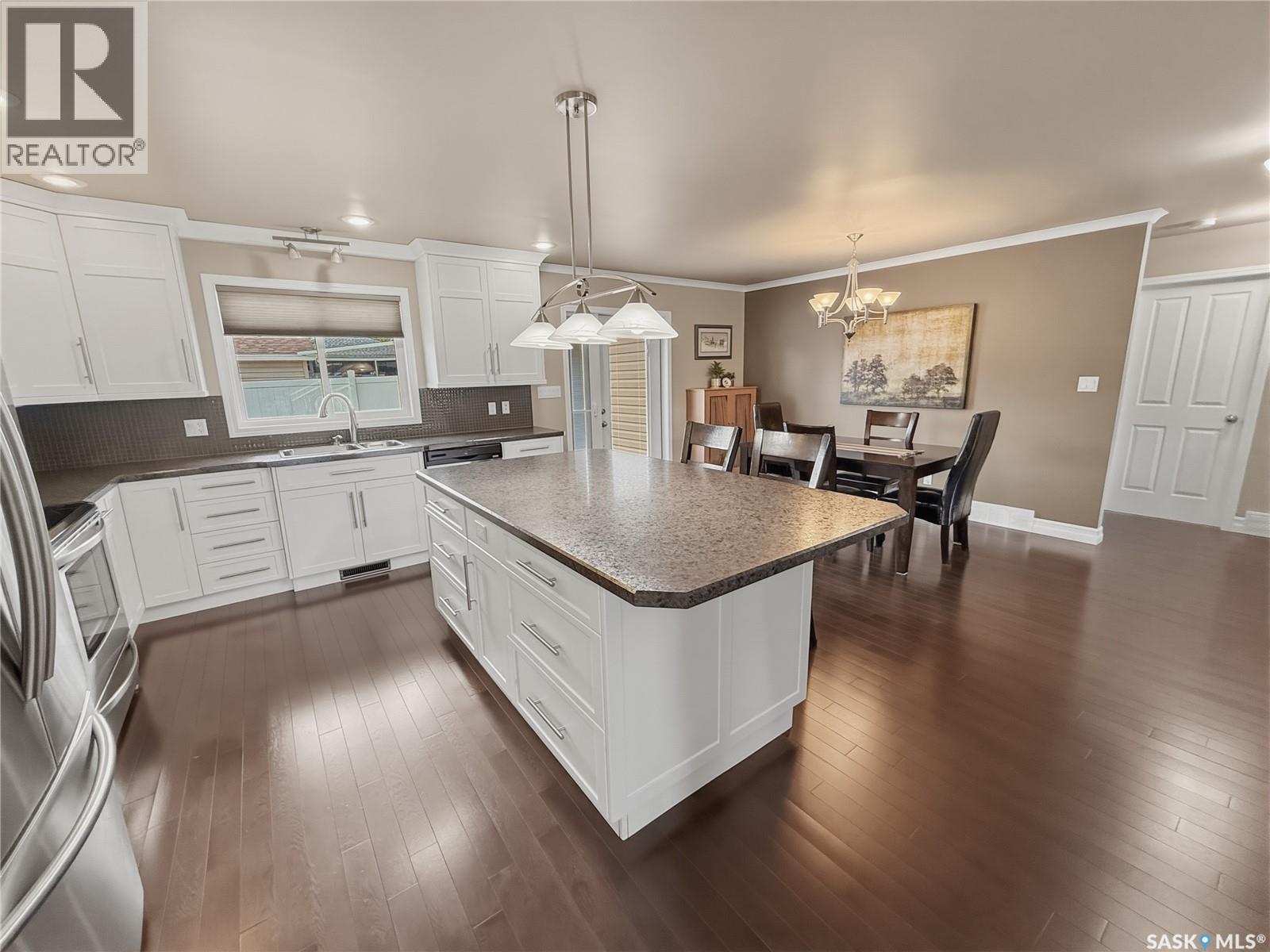 552 1st Avenue Ne, Swift Current, Saskatchewan  S9H 2B7 - Photo 7 - SK041474