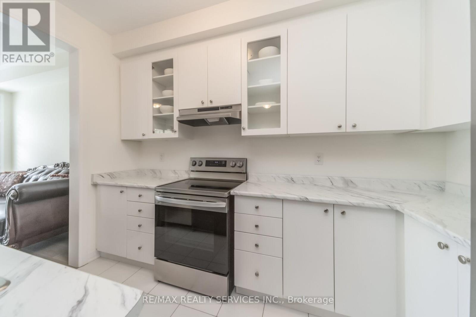 69 Kirkwood Way, Barrie, Ontario L9J 0K7 - Photo 12 - S13507402