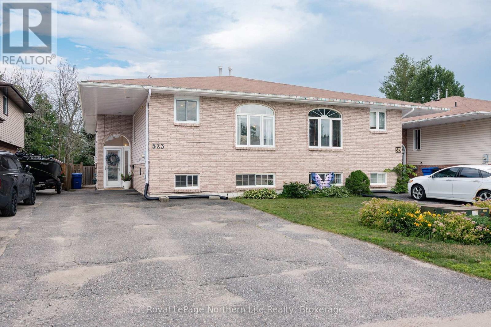 523 BROMLEY AVENUE, North Bay, Ontario