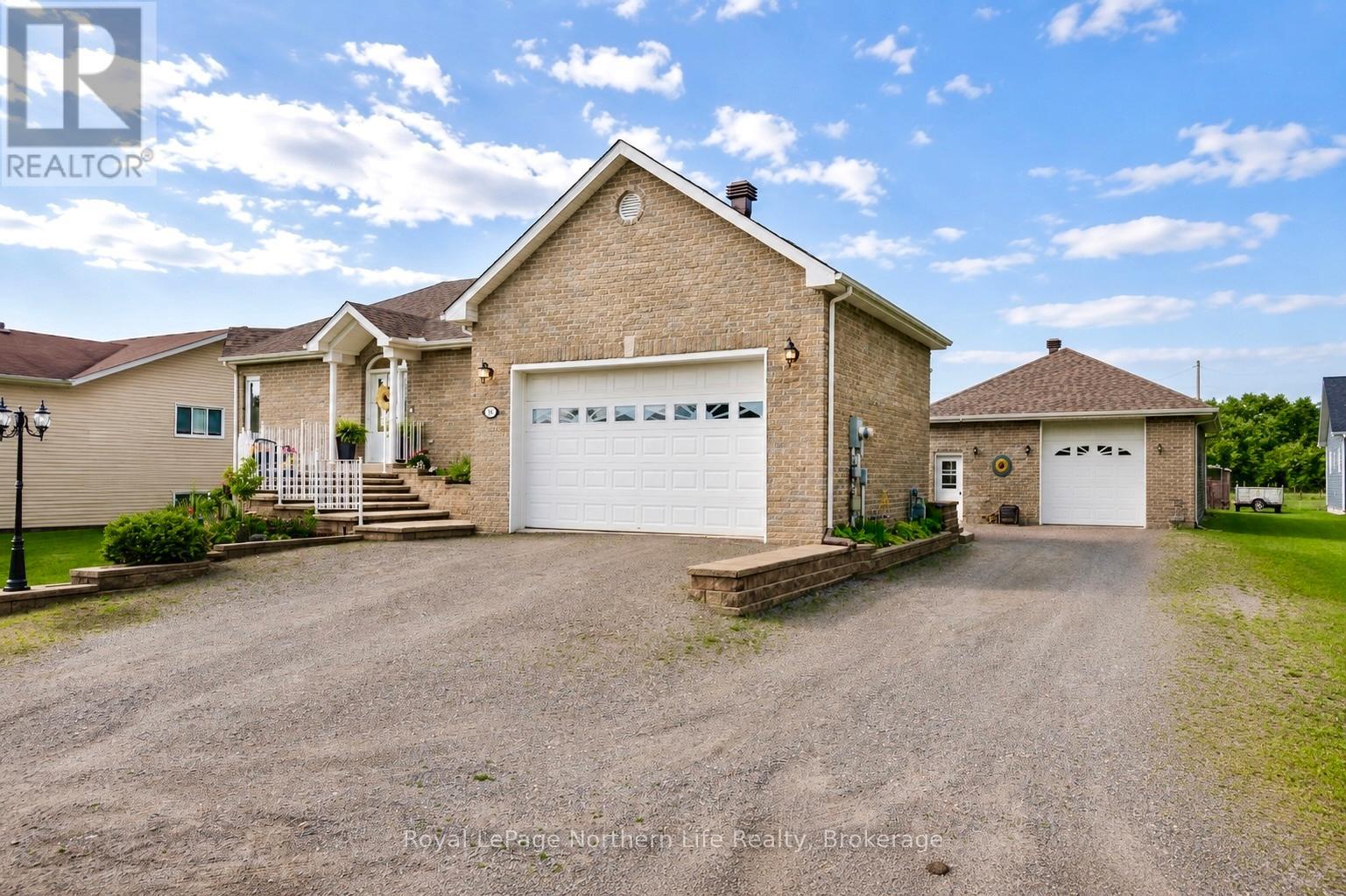 29 Tamerack Avenue, West Nipissing, Ontario  P2B 3H3 - Photo 3 - X13526632