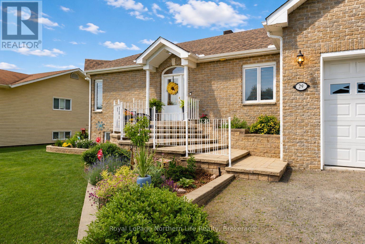 29 Tamerack Avenue, West Nipissing, Ontario  P2B 3H3 - Photo 8 - X13526632