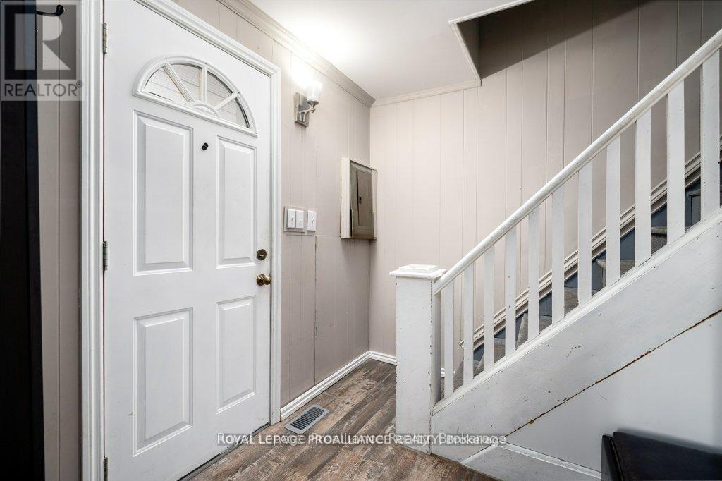 17 Meyers Street, Quinte West, Ontario  K8V 1W5 - Photo 7 - X13503662