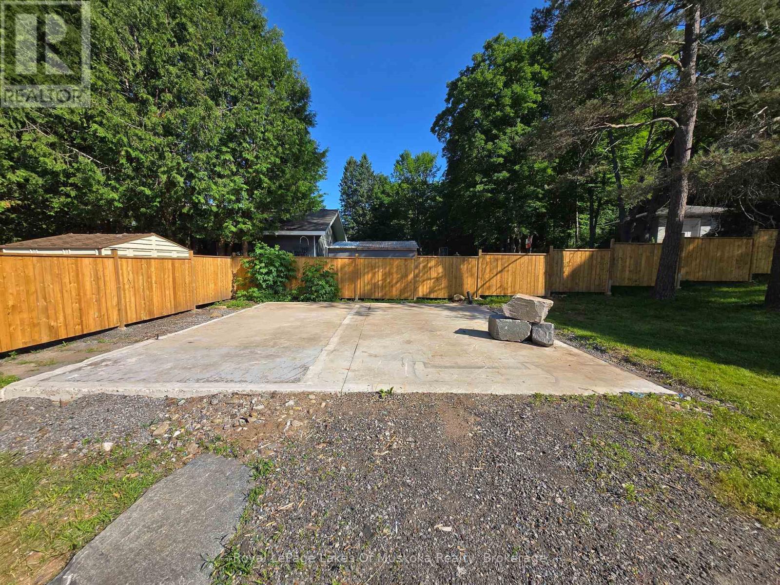 11 Silver Street, Huntsville, Ontario  P1H 1M2 - Photo 3 - X13526706