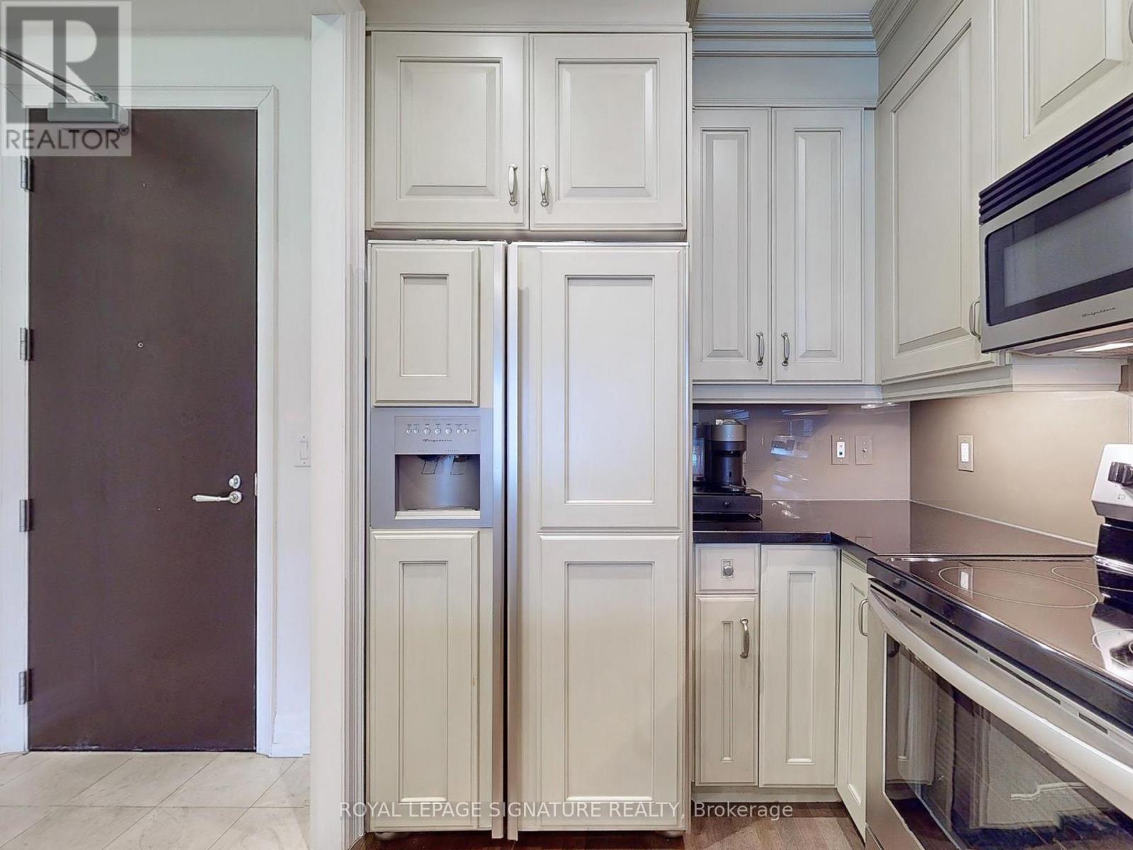 324 - 21 Burkebrook Place, Toronto, Ontario  M4G 0A2 - Photo 10 - C13526344