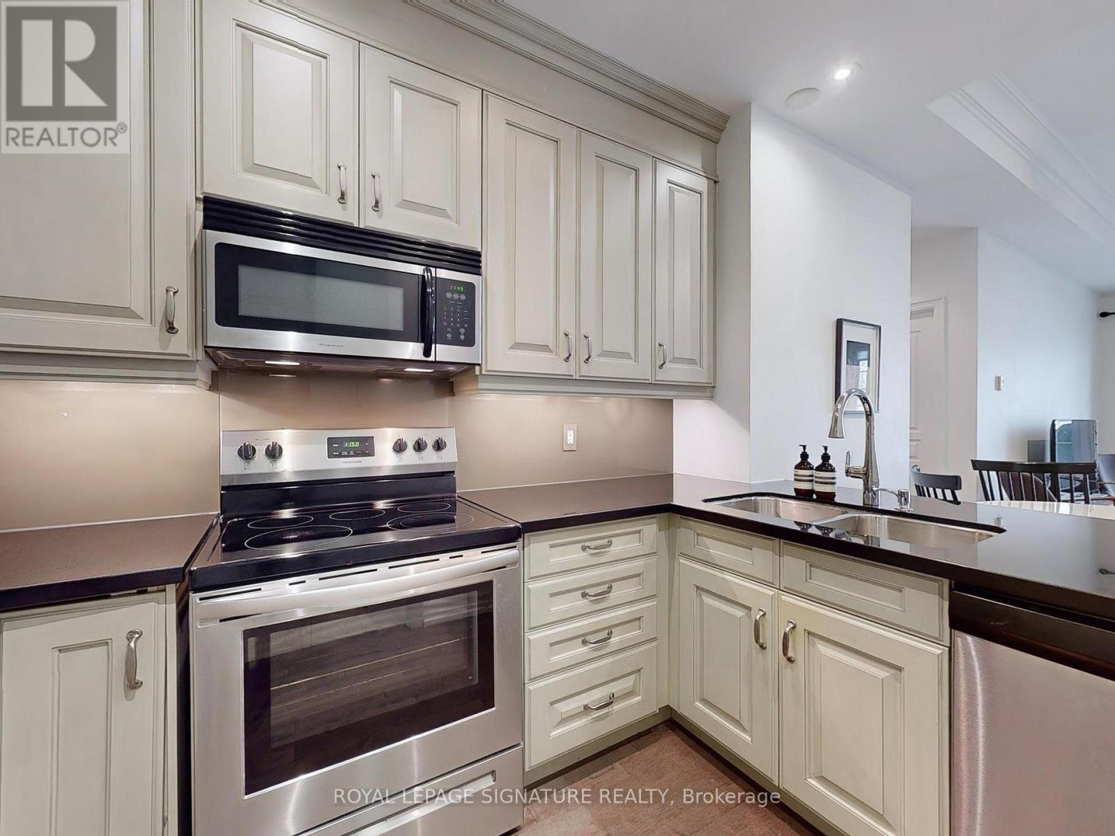 324 - 21 Burkebrook Place, Toronto, Ontario  M4G 0A2 - Photo 8 - C13526344