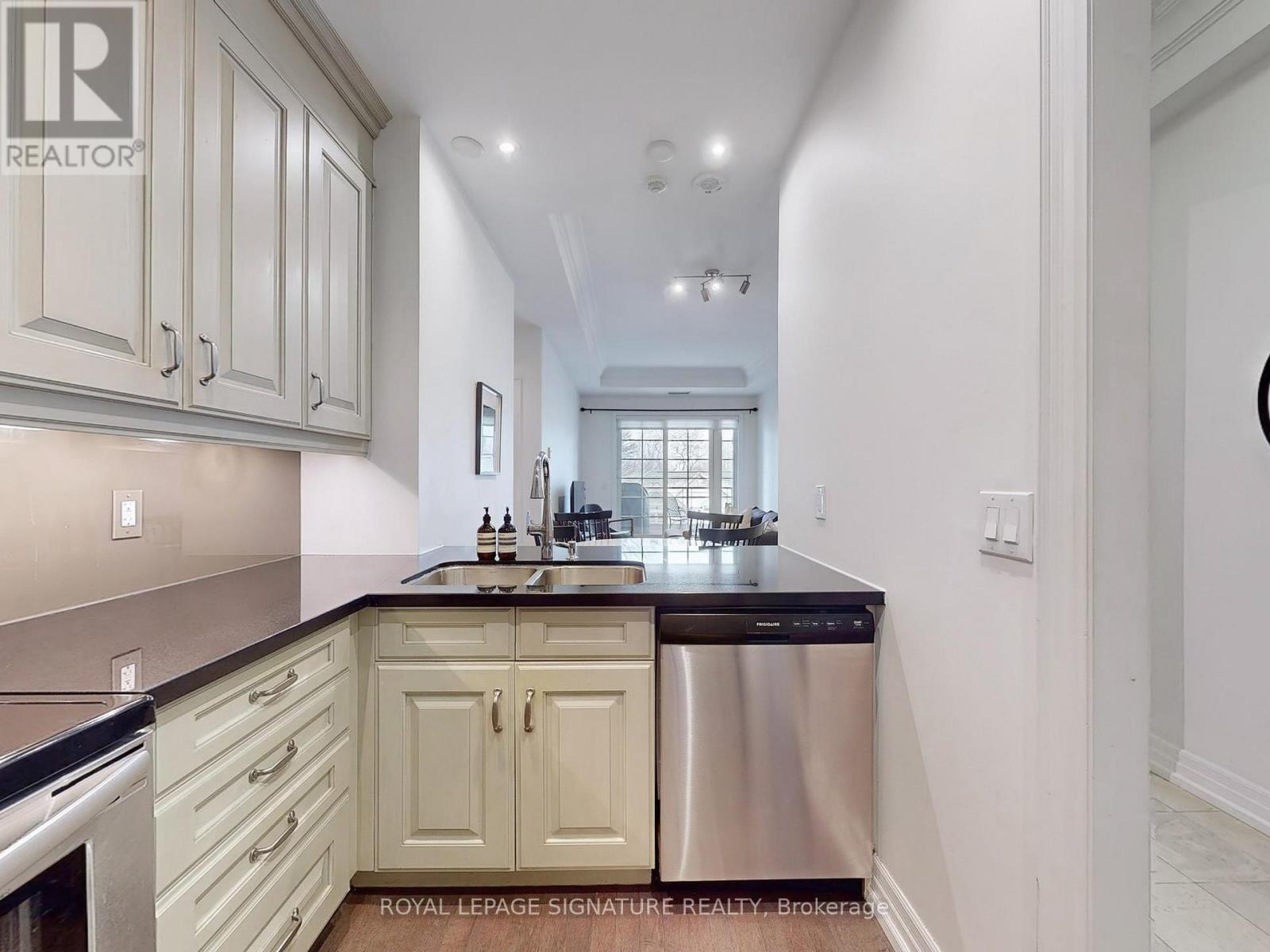 324 - 21 Burkebrook Place, Toronto, Ontario  M4G 0A2 - Photo 9 - C13526344