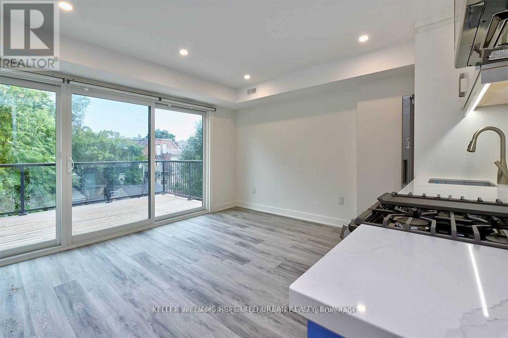 4 - 653 Manning Avenue, Toronto, Ontario M6G 2W2 - Photo 4 - C13526426