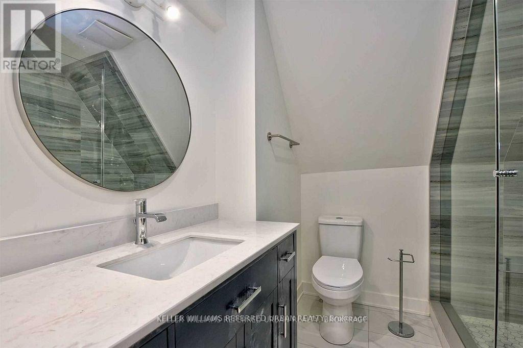 4 - 653 Manning Avenue, Toronto, Ontario M6G 2W2 - Photo 7 - C13526426
