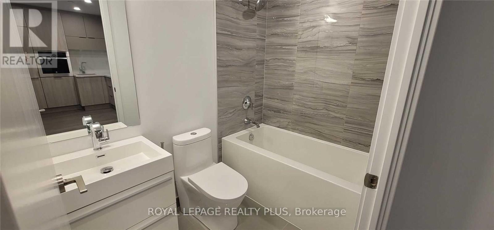 1807 - 39 Roehampton Avenue E, Toronto, Ontario  M4P 0G1 - Photo 10 - C13526464