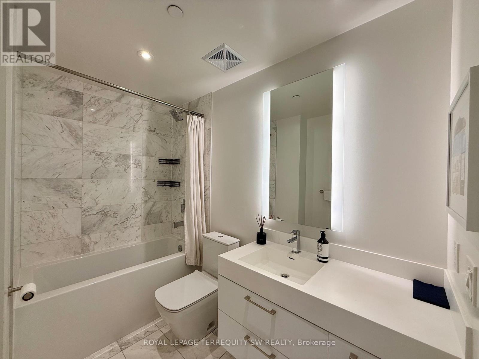 1003 - 1 Yorkville Avenue, Toronto, Ontario  M4W 0B1 - Photo 11 - C13526576