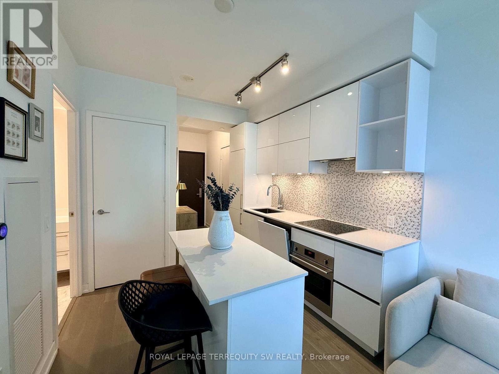 1003 - 1 Yorkville Avenue, Toronto, Ontario  M4W 0B1 - Photo 3 - C13526576