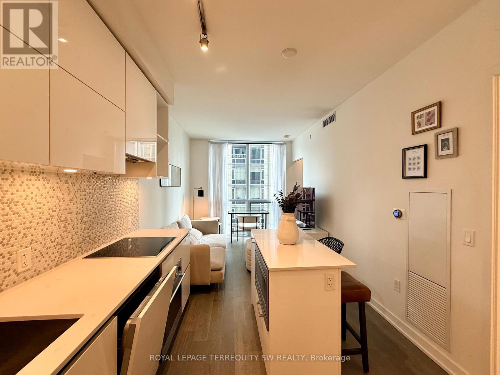 1003 - 1 Yorkville Avenue, Toronto, Ontario  M4W 0B1 - Photo 5 - C13526576