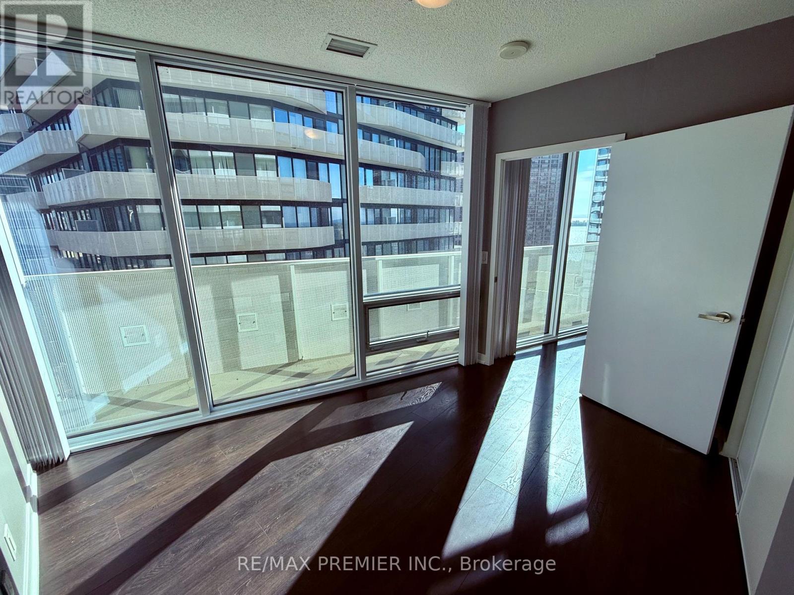 1707 - 100 Harbour Street, Toronto, Ontario  M5J 0B5 - Photo 11 - C13526660
