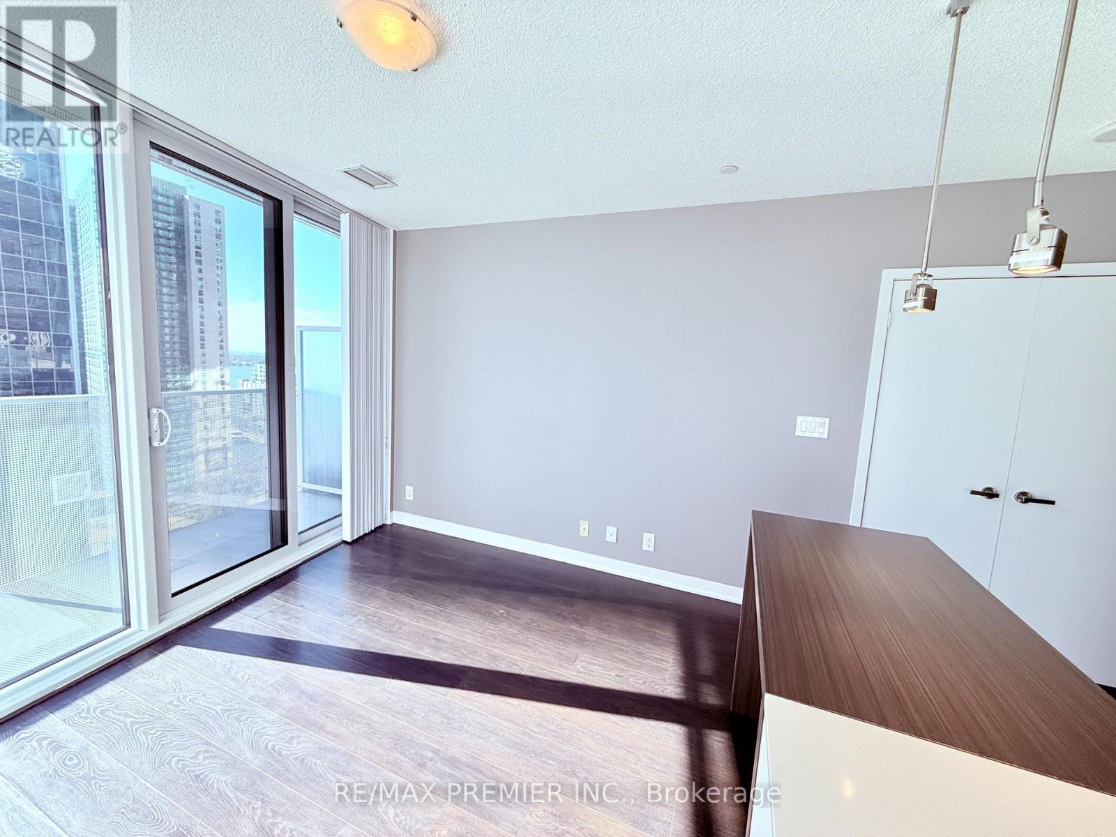 1707 - 100 Harbour Street, Toronto, Ontario  M5J 0B5 - Photo 5 - C13526660