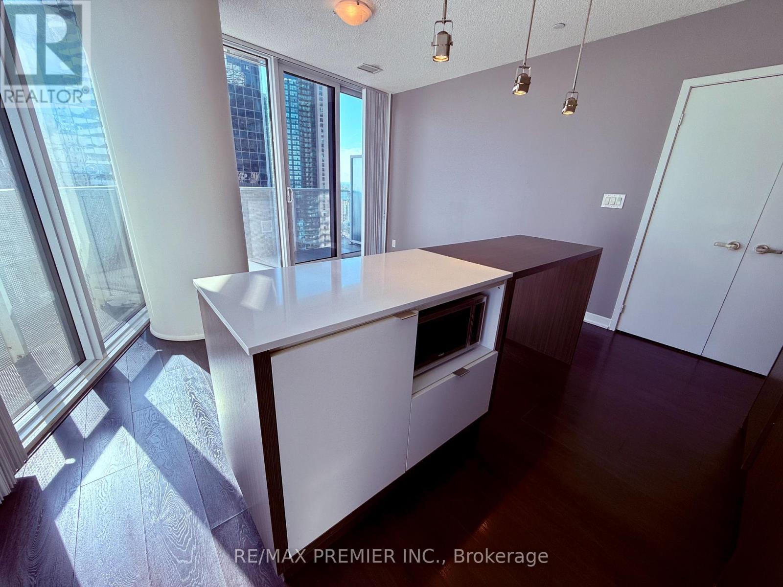 1707 - 100 Harbour Street, Toronto, Ontario  M5J 0B5 - Photo 8 - C13526660