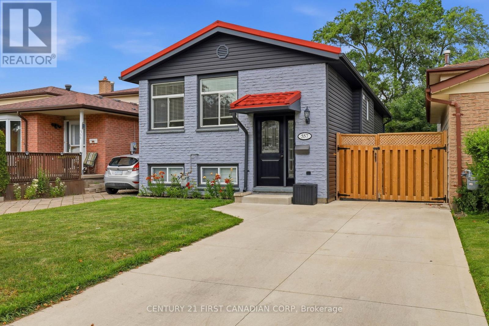 557 FERNDALE COURT, London South (South Q)