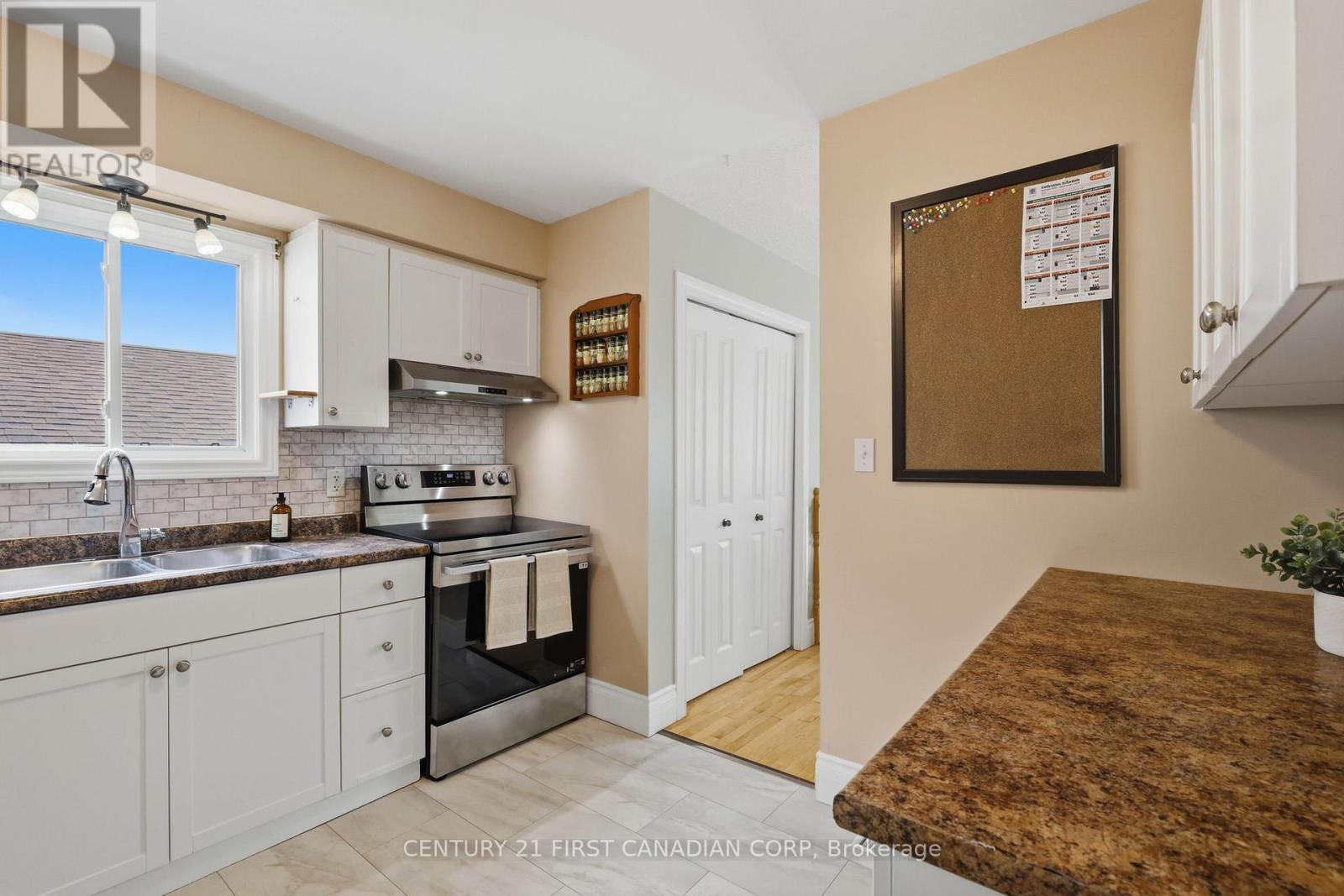557 Ferndale Court, London South, Ontario  N6C 5C2 - Photo 10 - X13526332