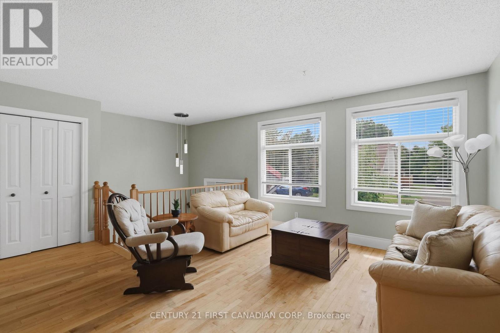557 Ferndale Court, London South, Ontario  N6C 5C2 - Photo 5 - X13526332